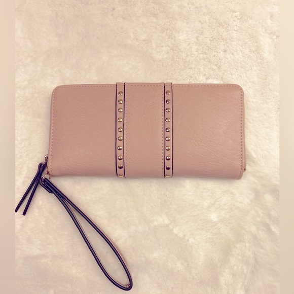 NWOT INC INTERNATIONAL CONCEPTS WOMEN’S WALLET WRISTLET - Picture 1 of 9